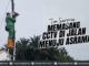 Tim Sarpras memasang CCTV di Jalan Menuju Asrama